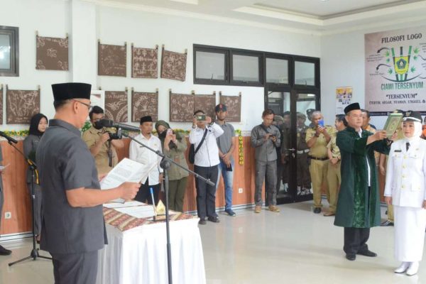 Bupati Bogor Melantik Kepala Desa Citapen Masa Bakti 2023-2025