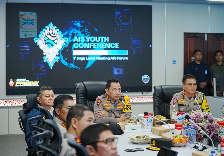 Kapolri dan Kepala BNPT Tinjau Kesiapan 91 Command Center Dalam Rangka Pengamanan KTT AIS Forum 2023