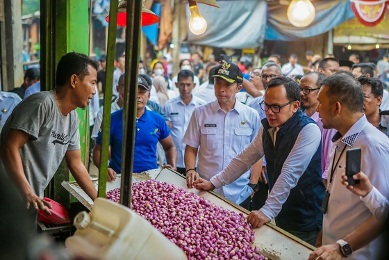 Wali Kota Bersama Wakil dan Sekda Kota Bogor Meninjau Pasar Induk Kemang