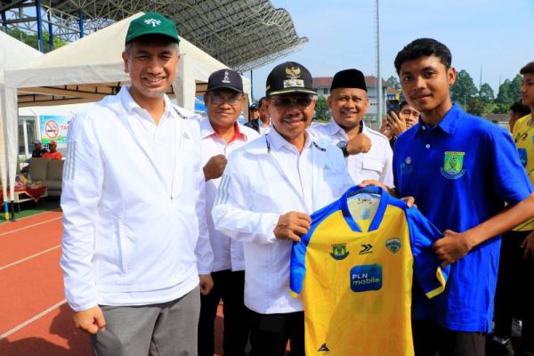 Wakil Wali Kota Tangerang Lepas Tim Soeratin Persikota