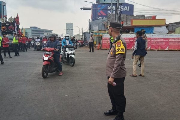 Pengamanan Keberangkatan Massa Buruh, Personel Polsek Curug dan Polres Tangsel Diterjunkan