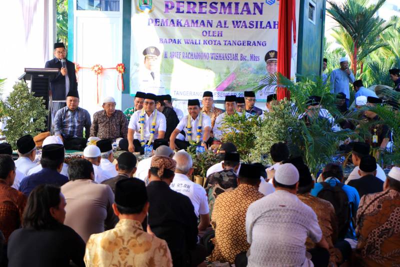 Wali Kota Tangerang dan Wakil Meresmikan Makam Al-Wasilah Cipondoh