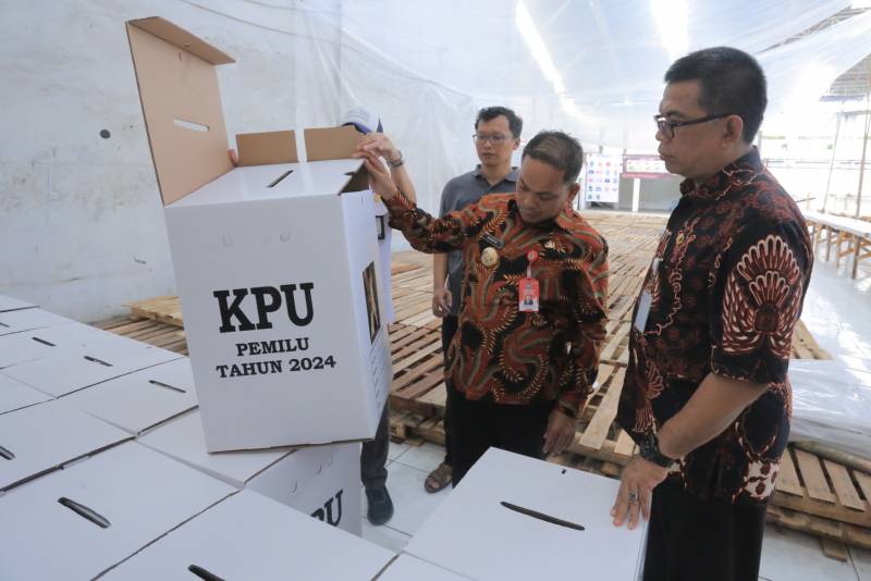 Pastikan Berjalan Lancar, Pj Wali Kota Tangerang Tinjau Kesiapan Logistik Pemilu 2024