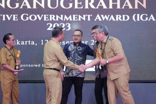 Pemkot Tangsel Raih Penghargaan Kota Sangat Inovatif dari Kemendagri RI