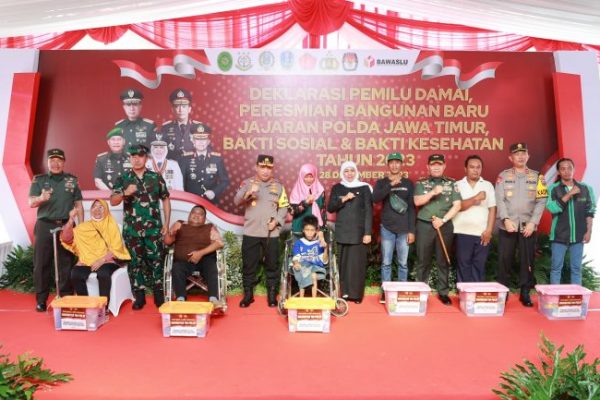 Tinjau Bakti Kesehatan dan Bakti Sosial di Jawa Timur, Kapolri: Kami Hadir untuk Masyarakat