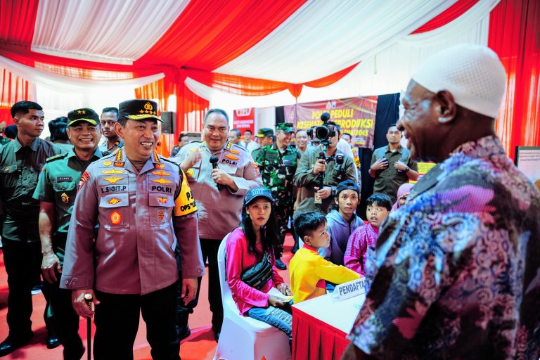 Kapolri Hadiri Bakti Kesehatan dan Sosial di Jawa Timur