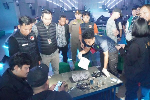Satpol PP Kabupaten Tangerang Razia Tempat Hiburan Malam, 39 Pengunjung Dites Urine
