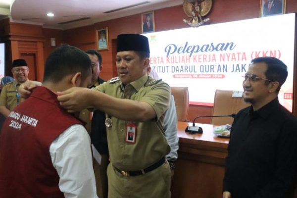 Pj Bupati Tangerang Lepas Ratusan Peserta KKN Institut Da'arul Qur'an Jakarta