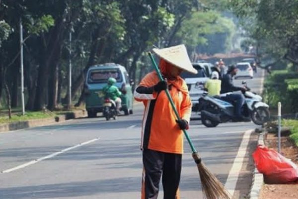 Petugas Kebersihan Ikut Siaga Sambut Tahun Baru
