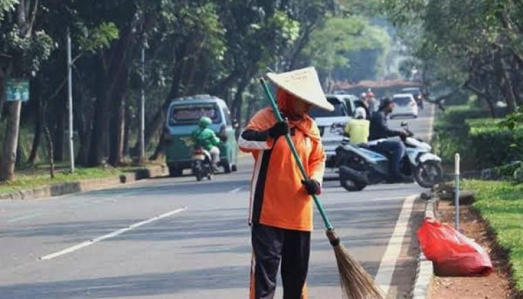 Petugas Kebersihan Ikut Siaga Sambut Tahun Baru