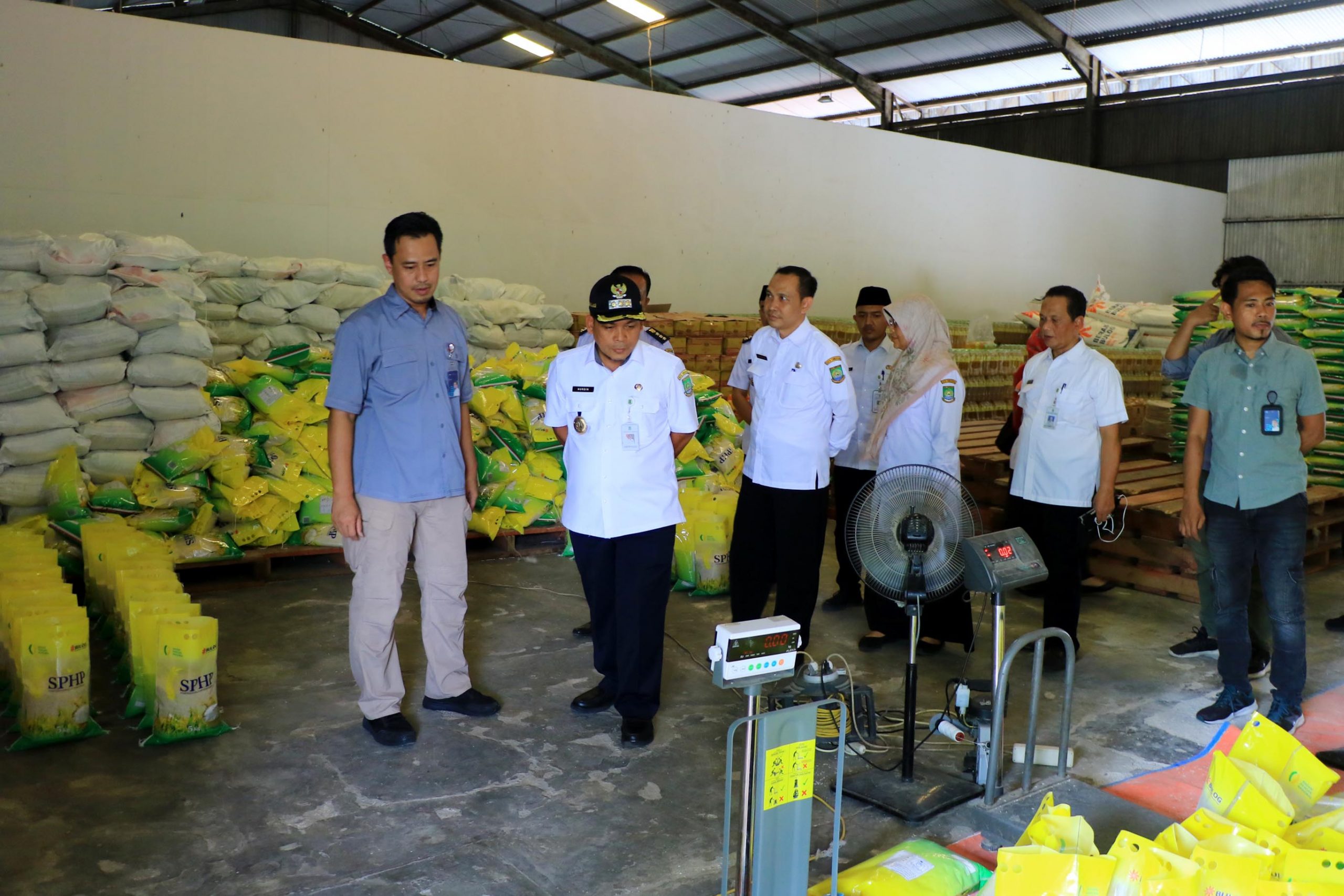 Tinjau Gudang Bulog, Pj Nurdin: Stok Beras di Kota Tangerang Aman