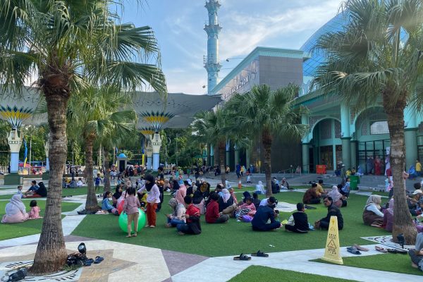 Masjid Raya Al-A'zhom Kota Tangerang Destinasi Favorit Wisatawan saat Libur Lebaran