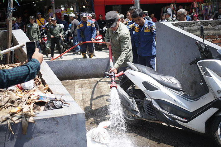 Wali Kota Bogor Terus Semangati Jajarannya Merapikan Pasar Kebon Kembang