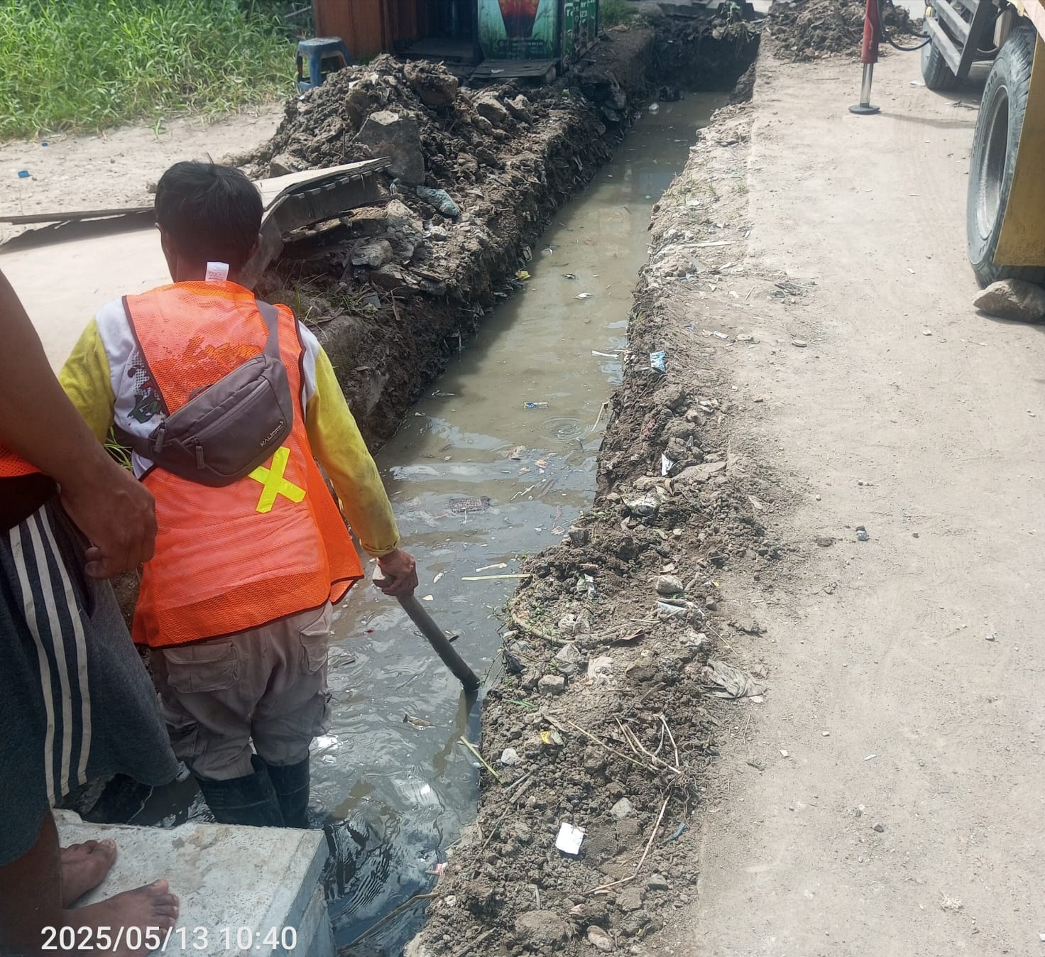 Diduga Minimnya Pengawas Kecamatan Curug, Proyek Drainase Dipasang Asal Jadi