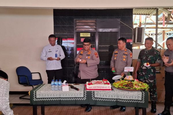 HUT Bhayangkara ke-79, Forkopimcam Kunjungi Mapolsek Curug HUT Bhayangkara ke-79, Forkopimcam Kunjungi Mapolsek Curug