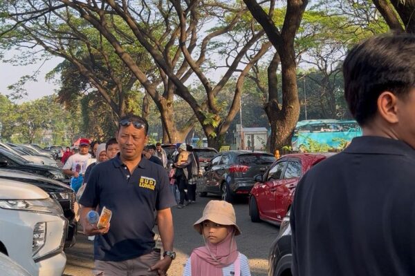 Jalan Sehat UBL ke Ragunan, Cara Seru Dosen Budi Luhur Segarkan Pikiran