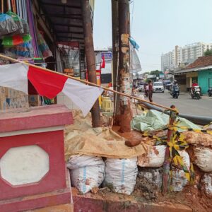 Ketua FJB Geram Melihat Pemandangan Pekerjaan Galian Pipa Air Bersih di Binong