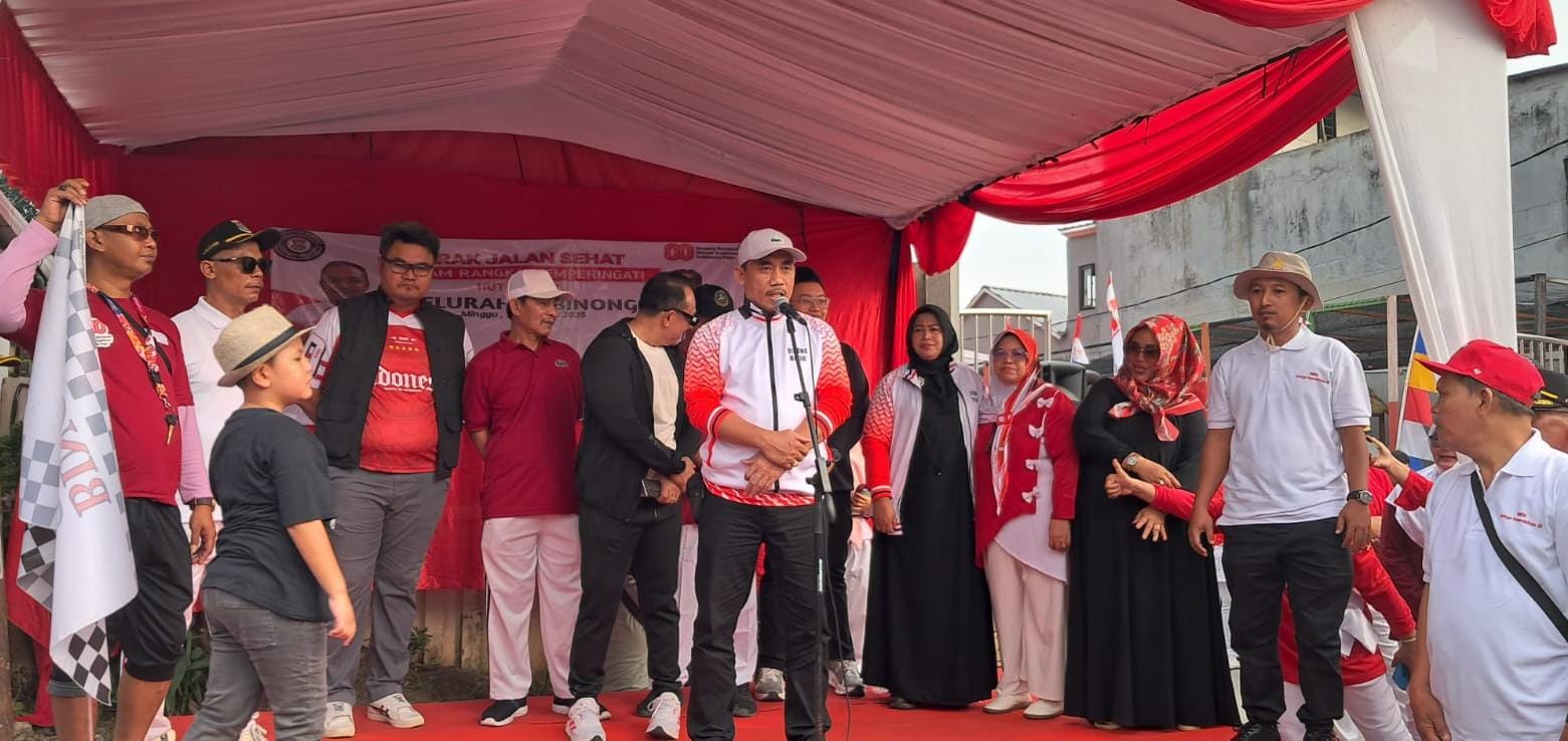 Semarak Kemerdekaan HUT RI Ke-80, Kelurahan Binong Mengadakan Gerak Jalan Sehat