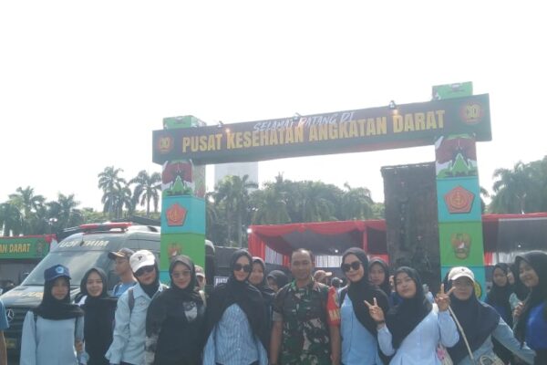 Babinsa Koramil 14/Panongan Dampingi Masyarakat Hadiri HUT TNI Ke-80 di Monas