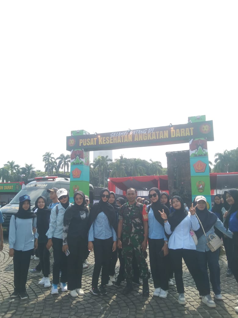 Babinsa Koramil 14/Panongan Dampingi Masyarakat Hadiri HUT TNI Ke-80 di Monas