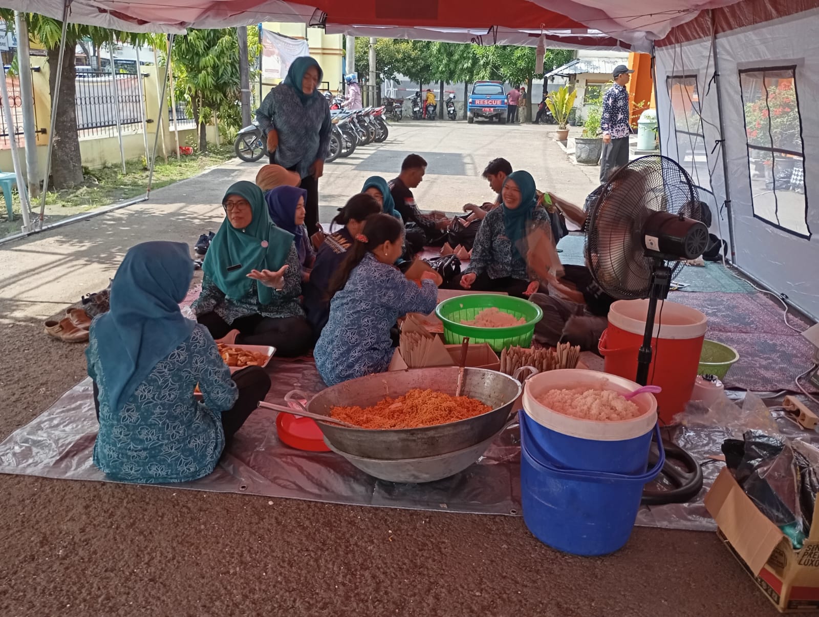 Sinergi Pemprov Jateng dan Kemensos, Dapur Umum di Tlogosari Siapkan 3.000 Bungkus Makanan