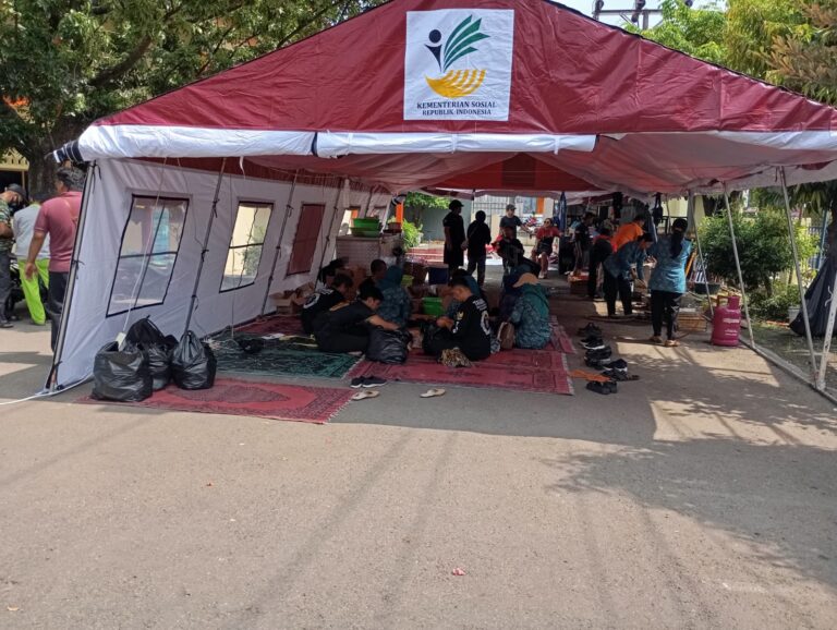 Sinergi Pemprov Jateng dan Kemensos, Dapur Umum di Tlogosari Siapkan 3.000 Bungkus Makanan