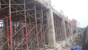 Alat bantu dilengkapi scaffolding pengaman kerja, mayoritas pekerja jawa timur
