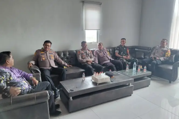 Polsek Legok Gelar Sambang dan Cooling System di Desa Legok