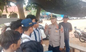 Kapolsek Cisauk Ajak Pelajar SMPN 8 Tangsel Jauhi Narkoba dan Tawuran